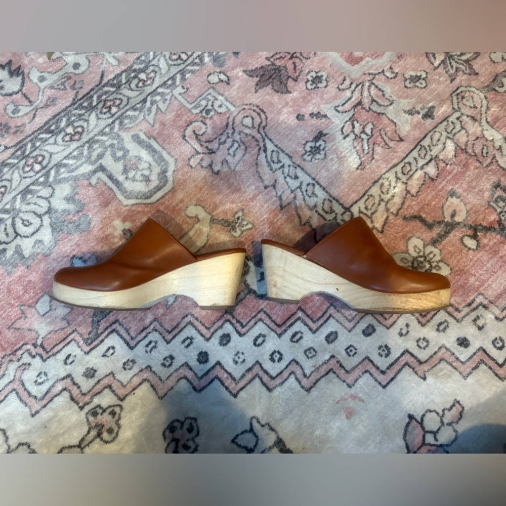 Everlane Brown Leather and Wood Wedge Mules, size 7 - Picture 6 of 12
